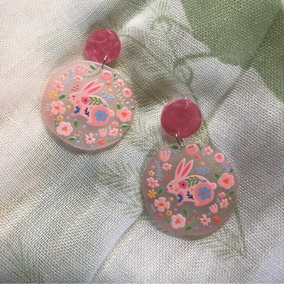 Sweet Bunny dangle acrylic earrings - Picture 3 of 6